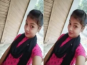 Hidden camera catches Cute Indian Girl in the act while taking a bath